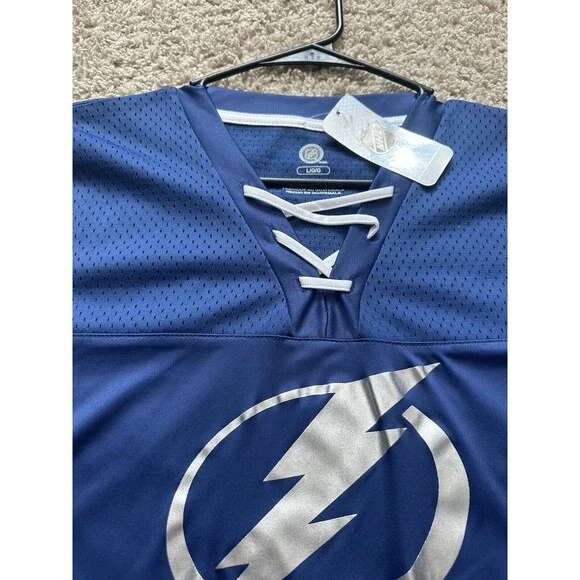 Women’s NHL Tampa Bay Lightning Swoop Back Performance Tee Size L NWT Blue - Picture 4 of 8